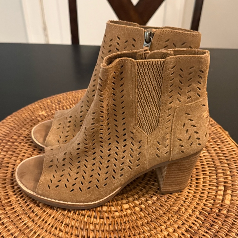 TOMS Peep-Toe Ankle Boots - Picture 5 of 10